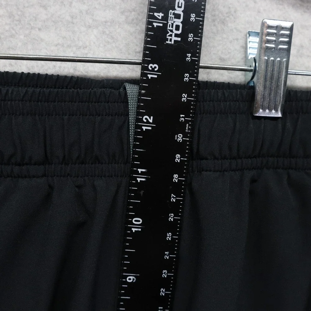 Under Armour Shorts Mens Small Loose Activewear Gym Training Athletic Black Gray